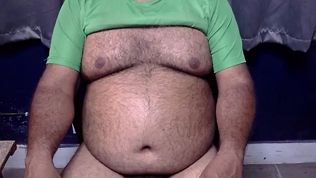 Snapshot of hairysubcub_70 chatting on 6, 3, 2026 hairysubcub 70 online show from 6, 3, 2026