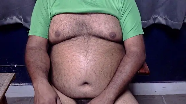 Snapshot of hairysubcub_70 chatting on 7, 3, 2026 hairysubcub 70 online show from 7, 3, 2026