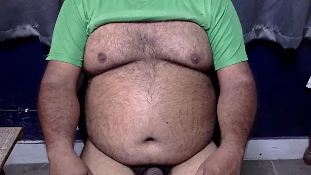 Snapshot of hairysubcub_70 chatting on 10, 3, 2026 hairysubcub 70 online show from 10, 3, 2026