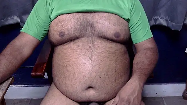 Snapshot of hairysubcub_70 chatting on 13, 3, 2026 hairysubcub 70 online show from 13, 3, 2026