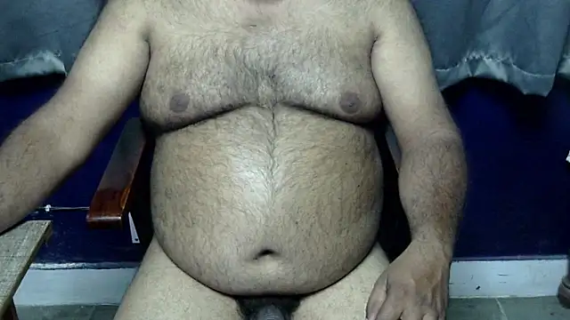 Snapshot of hairysubcub_70 chatting on 13, 3, 2026 hairysubcub 70 online show from 13, 3, 2026