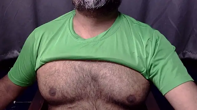 Snapshot of hairysubcub_70 chatting on 14, 3, 2026 hairysubcub 70 online show from 14, 3, 2026