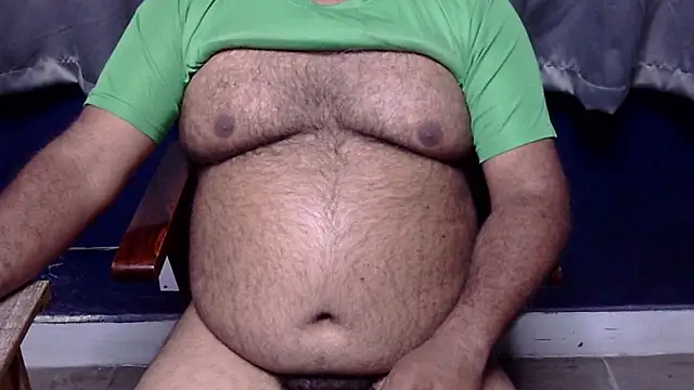 Snapshot of hairysubcub_70 chatting on 19, 3, 2026 hairysubcub 70 online show from 19, 3, 2026