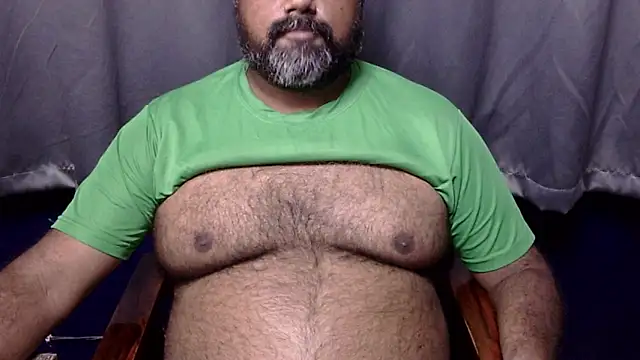 Snapshot of hairysubcub_70 chatting on 21, 3, 2026 hairysubcub 70 online show from 21, 3, 2026