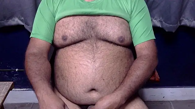 Snapshot of hairysubcub_70 chatting on 23, 3, 2026 hairysubcub 70 online show from 23, 3, 2026