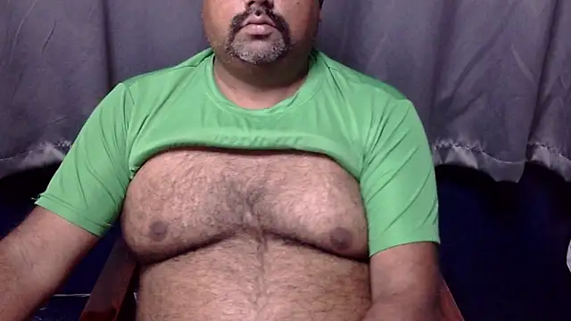 Snapshot of hairysubcub_70 chatting on 31, 3, 2026 hairysubcub 70 online show from 31, 3, 2026
