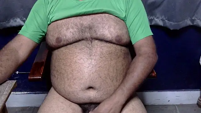 Snapshot of hairysubcub_70 chatting on 1, 4, 2026 hairysubcub 70 online show from 1, 4, 2026