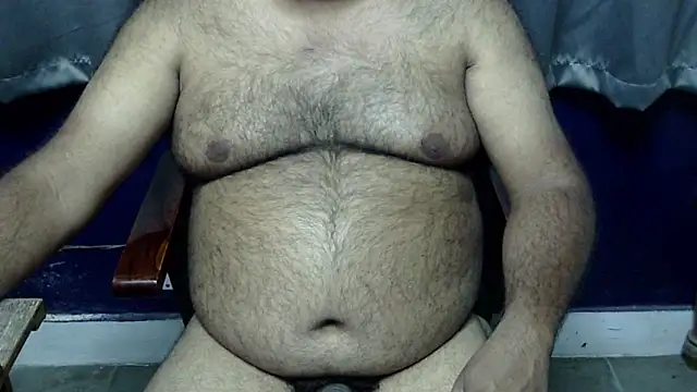 Snapshot of hairysubcub_70 chatting on 8, 4, 2026 hairysubcub 70 online show from 8, 4, 2026