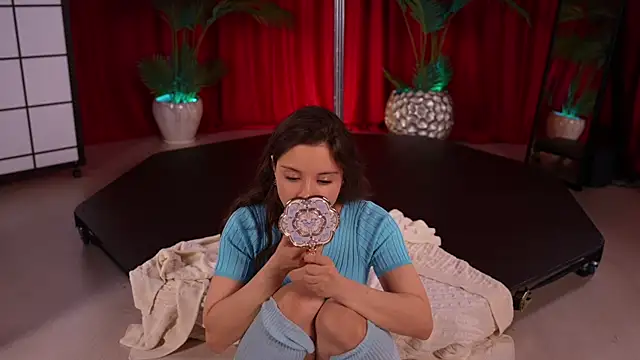 KittyCaitlin online show from 13, 11, 2025