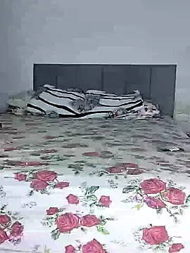 Snapshot of NeydeHotWife chatting on 21, 1, 2025 NeydeHotWife online show from 21, 1, 2025