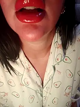 Snapshot of Queen_sousou chatting on 18, 4, 2026 Queen sousou online show from 18, 4, 2026