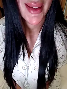 Snapshot of Queen_sousou chatting on 28, 4, 2026 Queen sousou online show from 28, 4, 2026