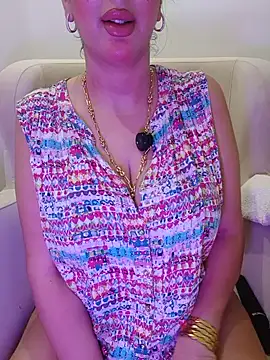 Snapshot of Queen_sousou chatting on 2, 7, 2026 Queen sousou online show from 2, 7, 2026
