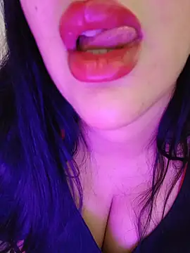 Snapshot of Queen_sousou chatting on 10, 7, 2026 Queen sousou online show from 10, 7, 2026