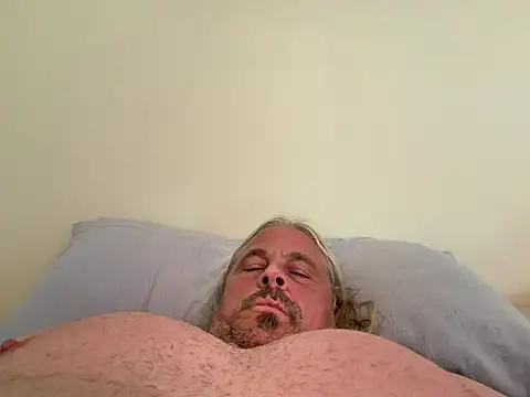 Snapshot of zeus337 chatting on 9, 7, 2026 zeus337 online show from 9, 7, 2026