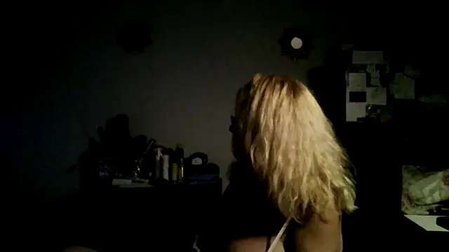 XTRAHORNYONE online show from 5, 10, 2025