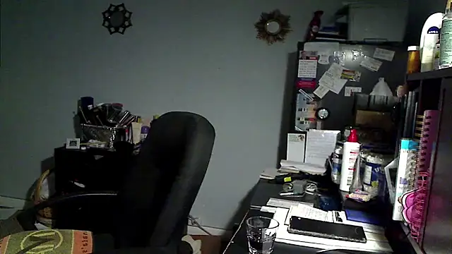 XTRAHORNYONE online show from 8, 5, 2026