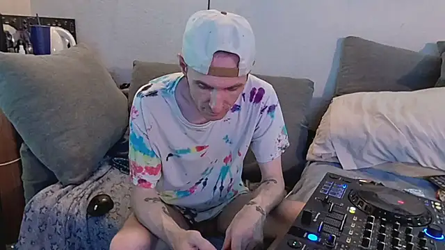 pyrowuff online show from 29, 4, 2026