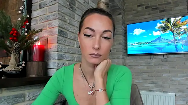 StarryHanna online show from 4, 12, 2024