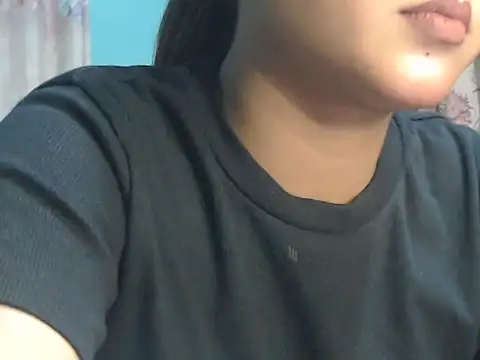 Snapshot of NancyRuvi chatting on 4, 11, 2025 NancyRuvi online show from 4, 11, 2025