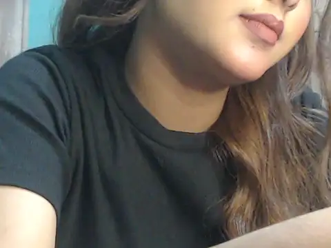 Snapshot of NancyRuvi chatting on 30, 11, 2025 NancyRuvi online show from 30, 11, 2025