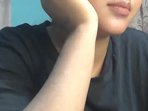 Snapshot of NancyRuvi chatting on 4, 12, 2025 NancyRuvi online show from 4, 12, 2025