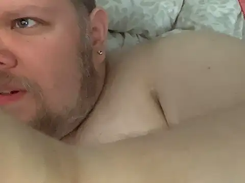 Snapshot of JefBear chatting on 18, 9, 2025 JefBear online show from 18, 9, 2025