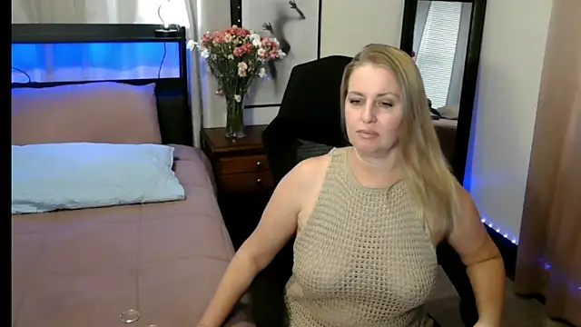 HollieBim online show from 11, 9, 2025