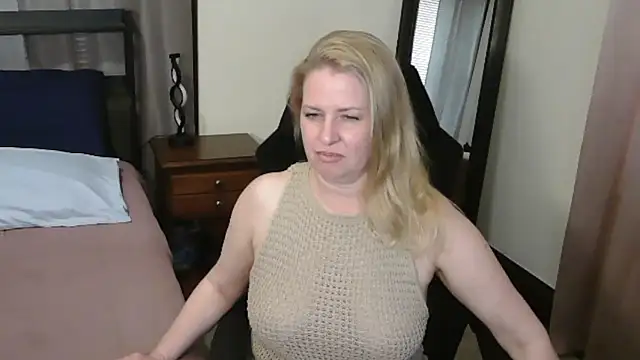 HollieBim online show from 11, 5, 2026