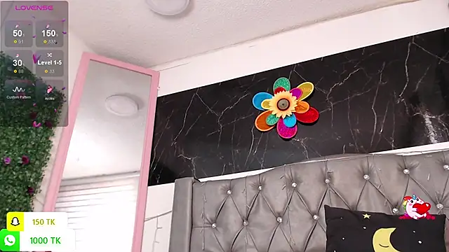 Snapshot of LAILAGUMMY chatting on 20, 11, 2025 LAILAGUMMY online show from 20, 11, 2025