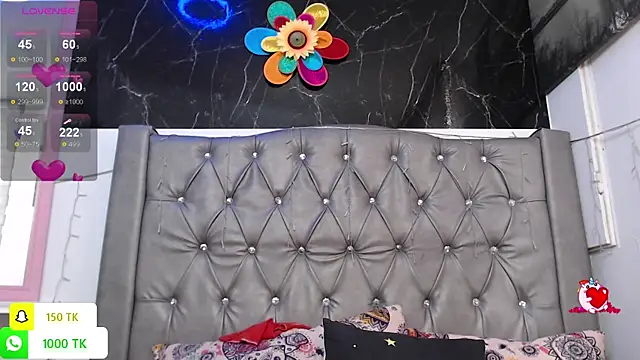 Snapshot of LAILAGUMMY chatting on 19, 12, 2025 LAILAGUMMY online show from 19, 12, 2025