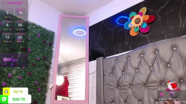 Snapshot of LAILAGUMMY chatting on 22, 12, 2025 LAILAGUMMY online show from 22, 12, 2025