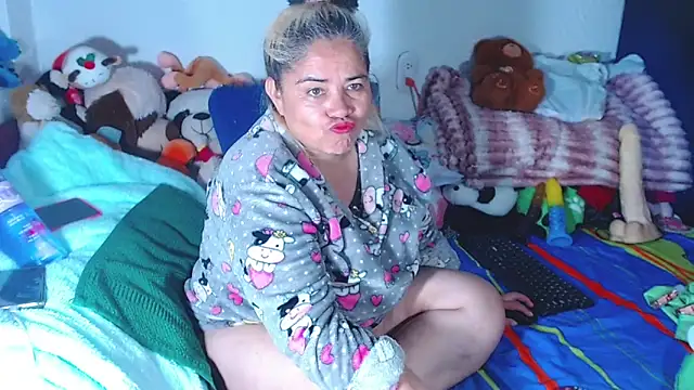 Snapshot of estrellita_fugaz16x chatting on 12, 6, 2026 estrellita fugaz16x online show from 12, 6, 2026