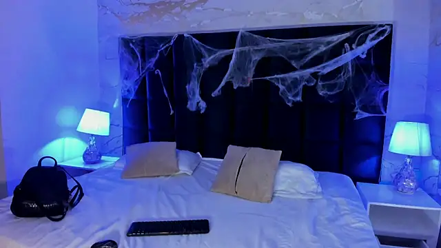 Snapshot of Maddysex_ chatting on 18, 10, 2025 Maddysex online show from 18, 10, 2025