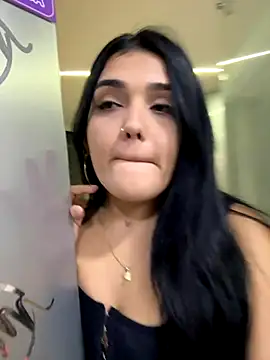 Snapshot of Maddysex_ chatting on 14, 11, 2025 Maddysex online show from 14, 11, 2025