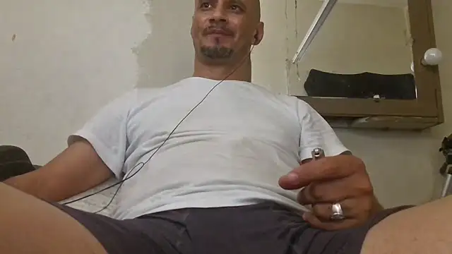 Snapshot of leonar0101 chatting on 26, 9, 2025 leonar0101 online show from 26, 9, 2025