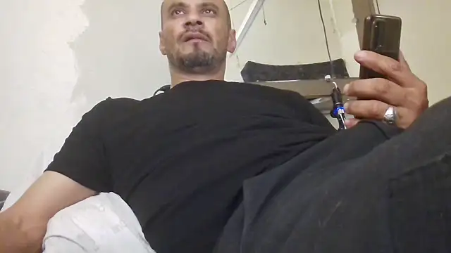 Snapshot of leonar0101 chatting on 25, 11, 2025 leonar0101 online show from 25, 11, 2025