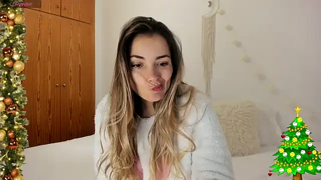 Snapshot of NiaStone chatting on 20, 12, 2024 NiaStone online show from 20, 12, 2024