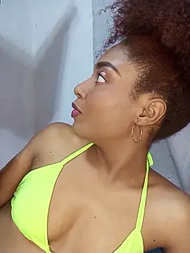 Snapshot of thaimy_ chatting on 2, 12, 2025 thaimy online show from 2, 12, 2025