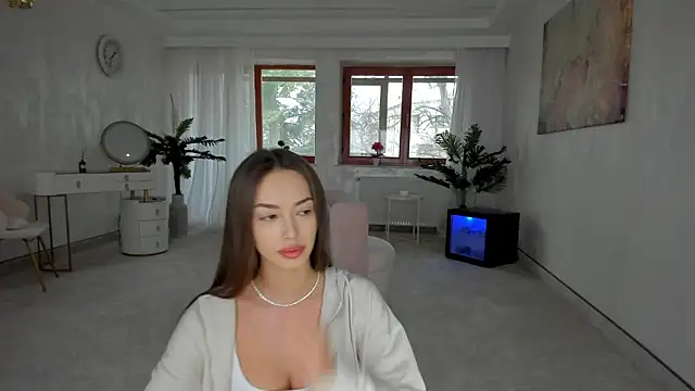 TiffanyHouston  online show from 8, 2, 2025