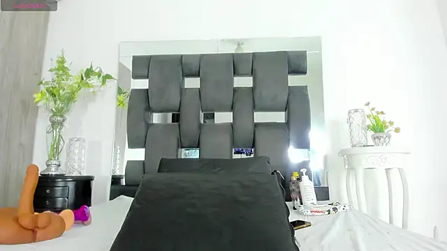 Snapshot of tanyyaa chatting on 15, 12, 2024 tanyyaa online show from 15, 12, 2024
