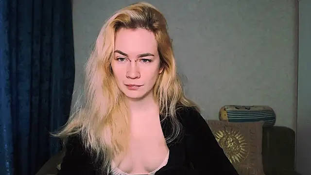 Snapshot of xxxcharismaaa chatting on 13, 12, 2024 xxxcharismaaa online show from 13, 12, 2024