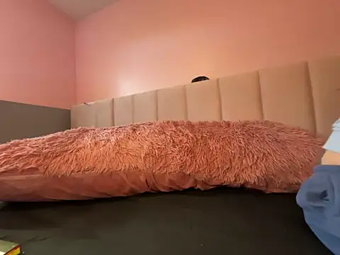 chloetease online show from 2, 10, 2025