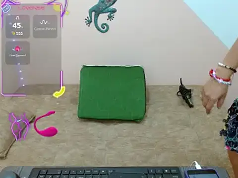 Snapshot of miss_tinnymafe chatting on 18, 11, 2025 miss tinnymafe online show from 18, 11, 2025