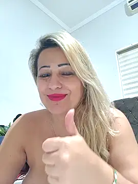 Snapshot of vivifernades chatting on 25, 2, 2025 vivifernades online show from 25, 2, 2025