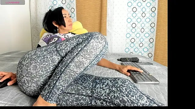 BlowMommy  online show from 22, 1, 2025