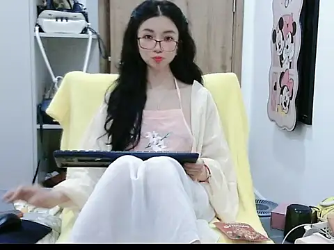 Cute Ruby01 online show from 4, 4, 2026