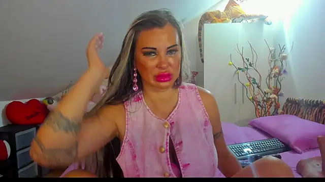 Snapshot of Raffaelababy chatting on 15, 9, 2025 Raffaelababy online show from 15, 9, 2025