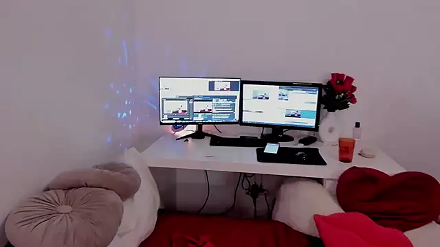 Snapshot of aryahunt1 chatting on 15, 9, 2025 aryahunt1 online show from 15, 9, 2025