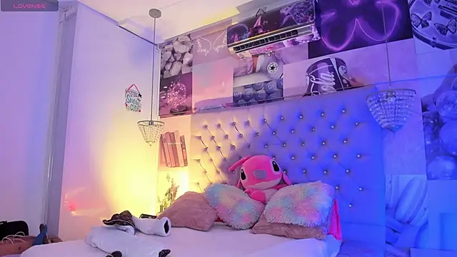 Snapshot of Vivi_prinncess chatting on 18, 3, 2025 Vivi prinncess online show from 18, 3, 2025
